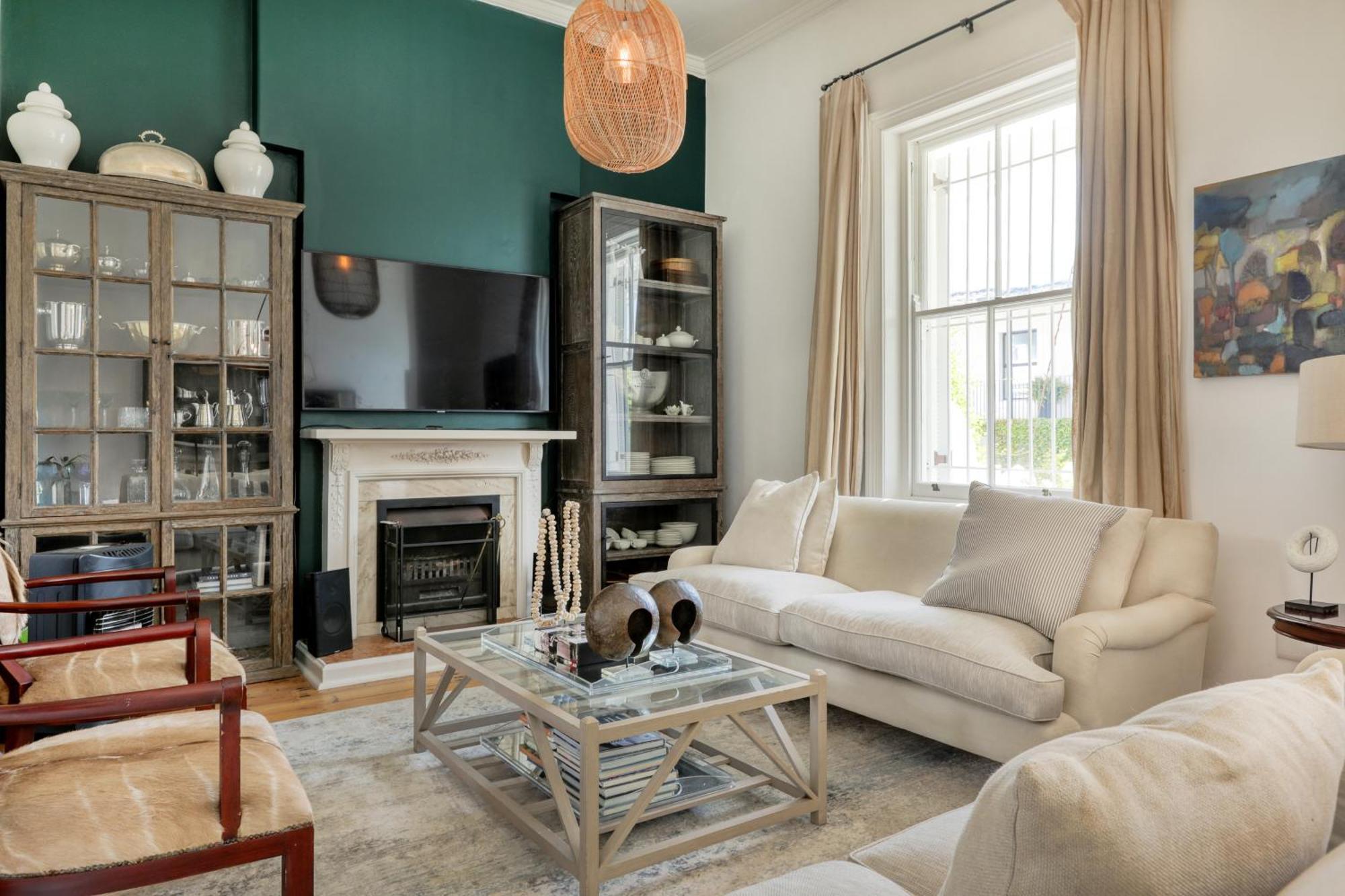 Backup-Powered Victorian House At Greenpoint Park Cape Town Exterior foto